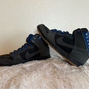 Nike SB Captain America